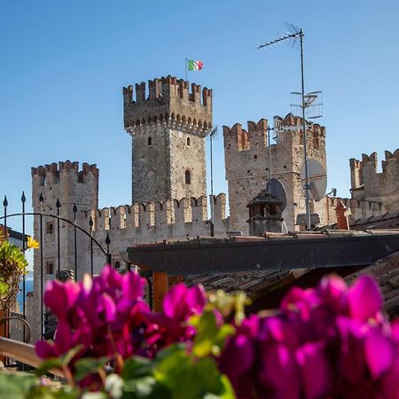 شقة Sirmione4U - Domus By The Castle المظهر الخارجي الصورة