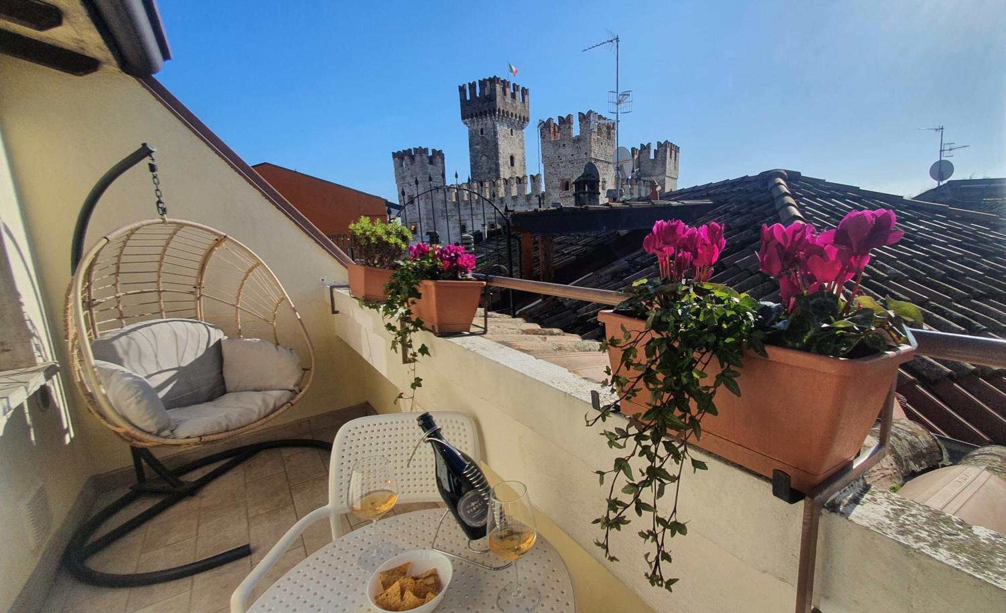 شقة Sirmione4U - Domus By The Castle المظهر الخارجي الصورة