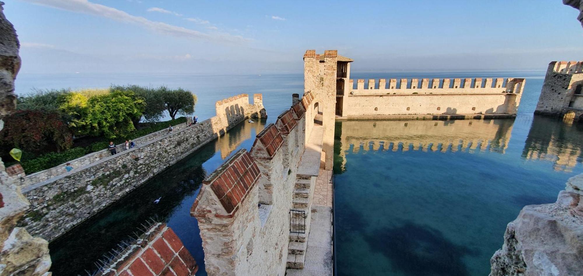 شقة Sirmione4U - Domus By The Castle المظهر الخارجي الصورة