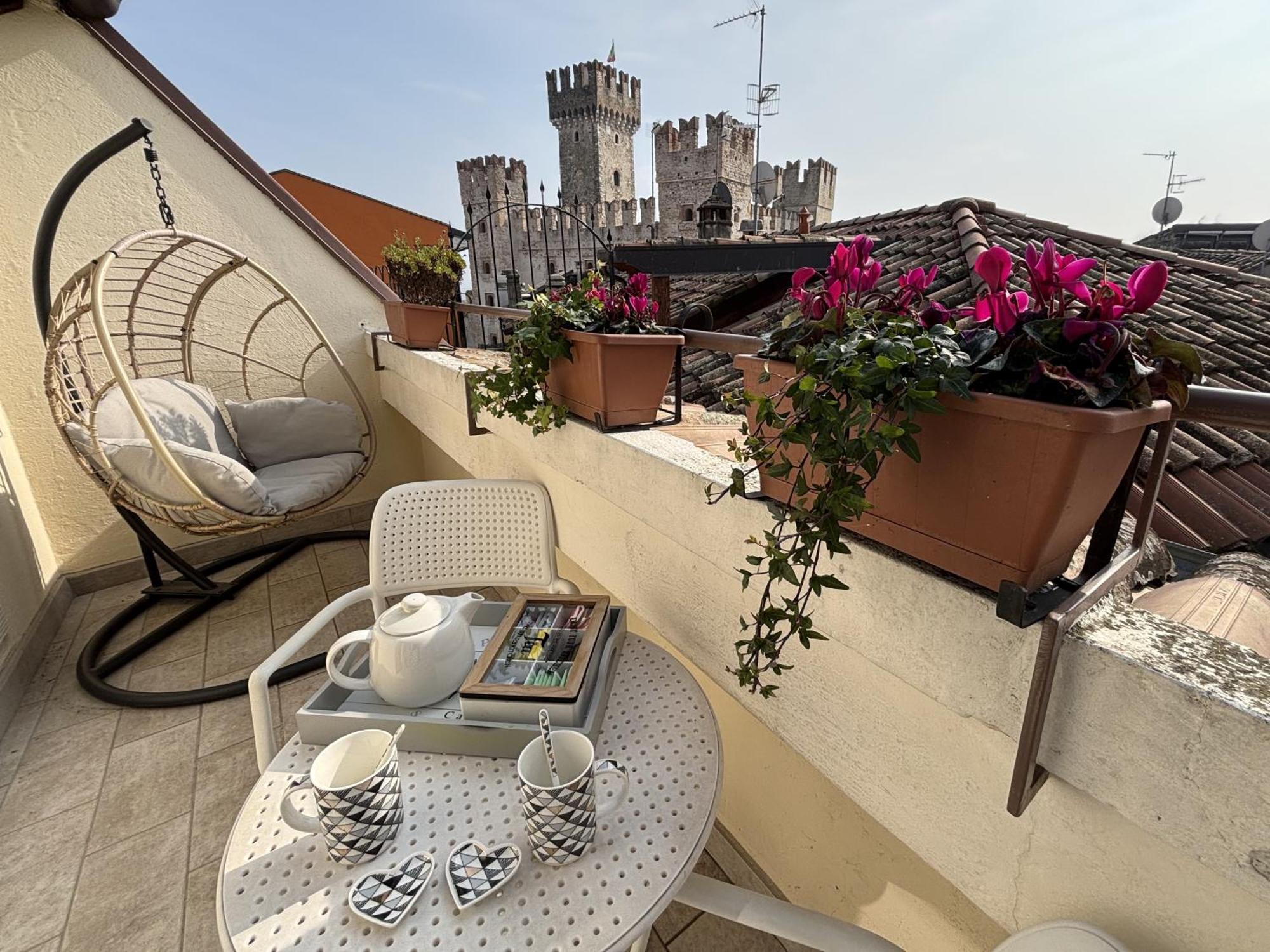 شقة Sirmione4U - Domus By The Castle المظهر الخارجي الصورة